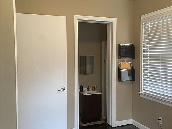 3rd image of 305 Mimosa Dr