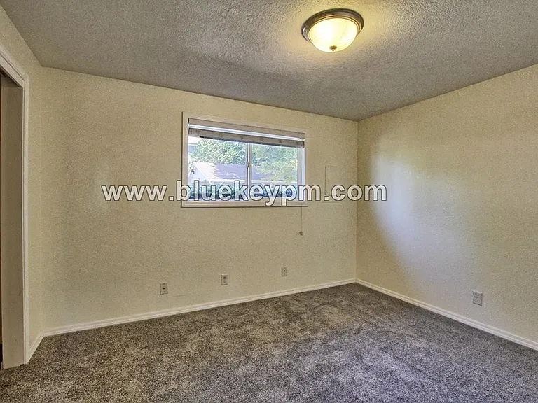 3300 Kauffman Ave #21 — Photo 6