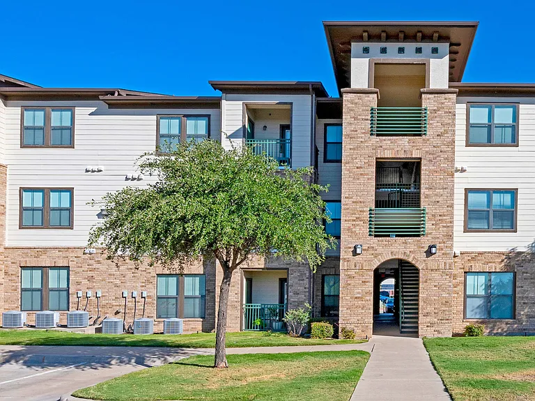Legend Park Apartments — Photo 15
