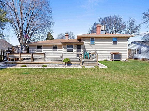 2nd image of 504 Hilltop Dr
