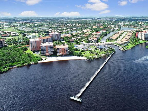 Home For Sale In WATER S EDGE AT PEPPERTREE POINTE