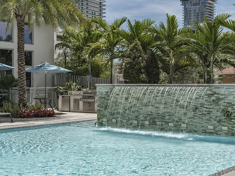Blu27 at Edgewater — Photo 8