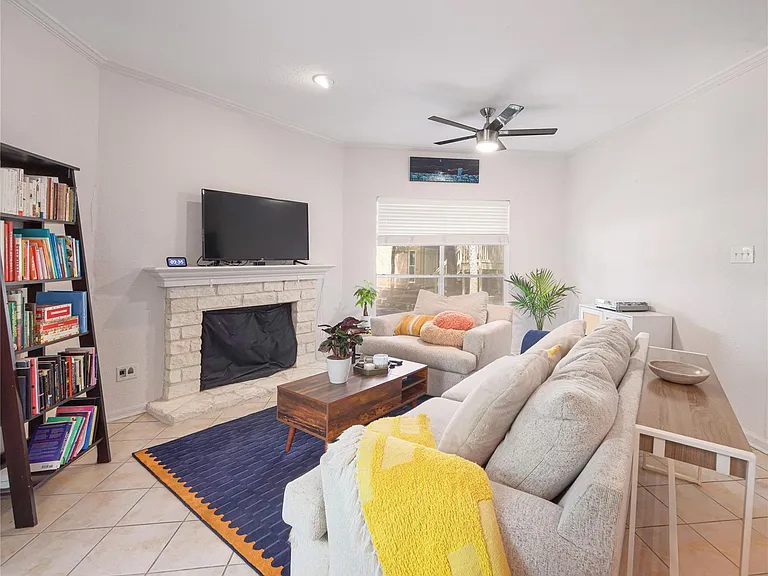 2450 Wickersham Ln #M1311 — Photo 6