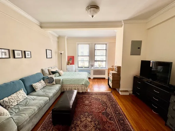 243 West End Avenue 1104 image 2 of 9