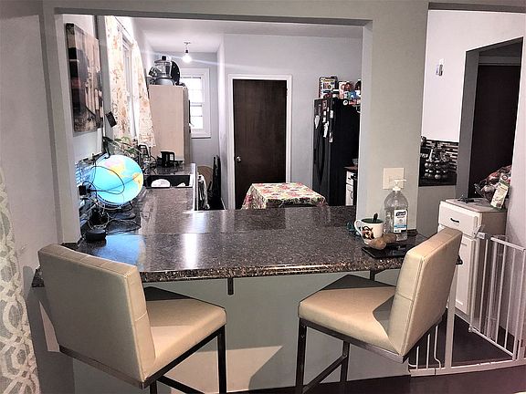 4th image of 89 Starbuck St