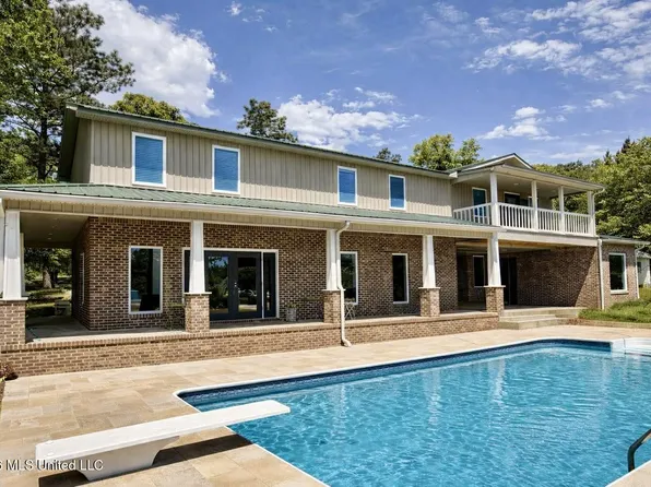 65 Mitchell Rd, Leakesville, MS 39451
