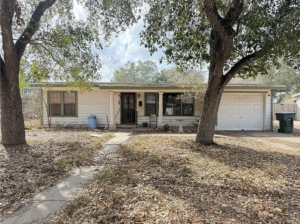 2 bed, 1.0 bath, 1112 sqft, $1,500 — Photo 2