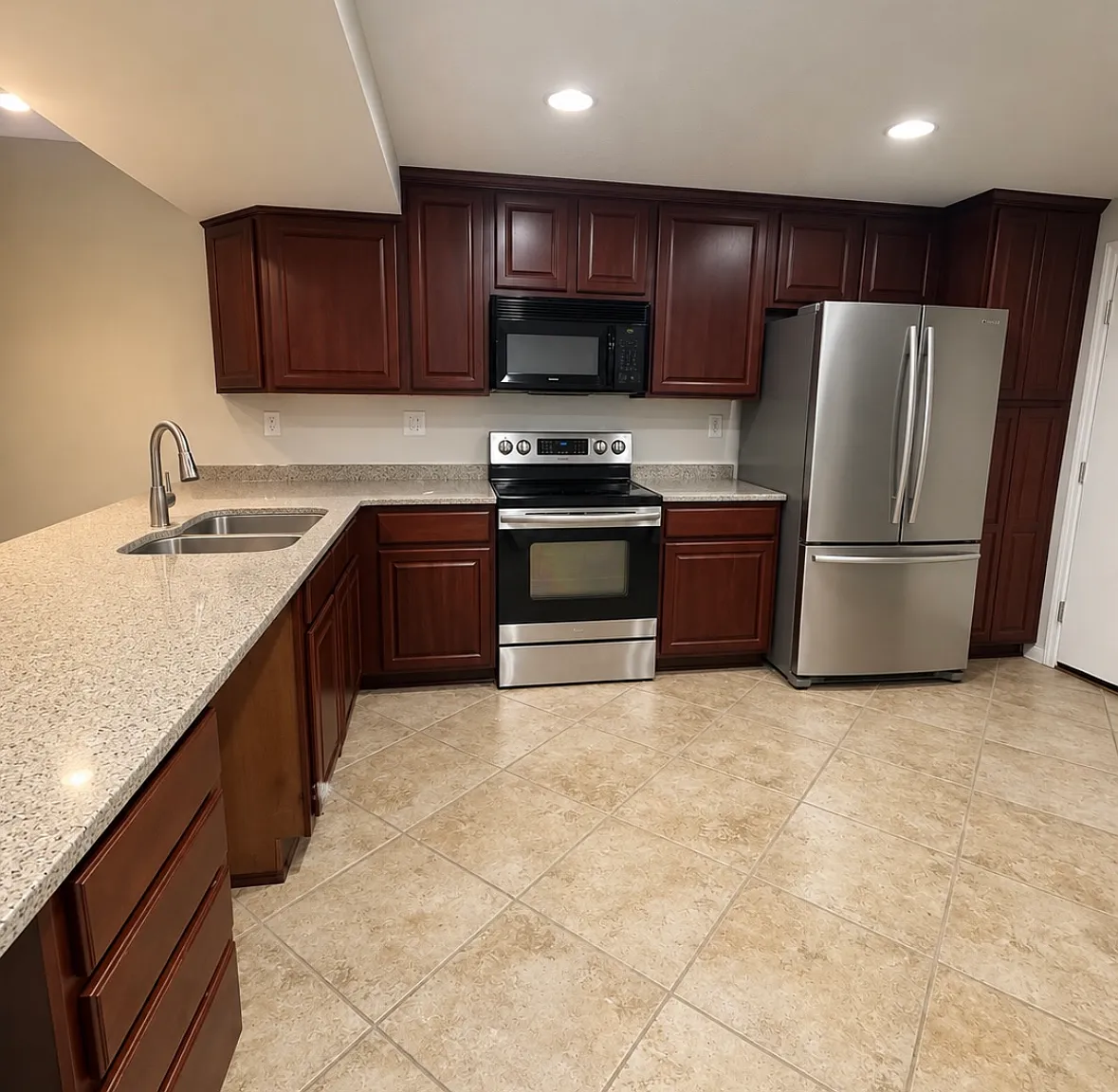 2 bed, 2.5 bath, 1716 sqft, $2,900 — Photo 4