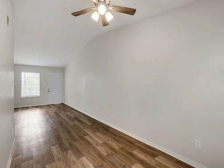 1105-1107 Uta Blvd — Photo 9