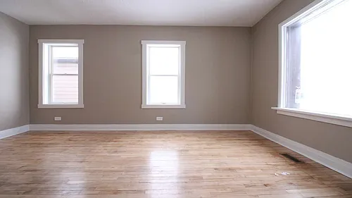 39 Empress Ave N #1 Photo 1