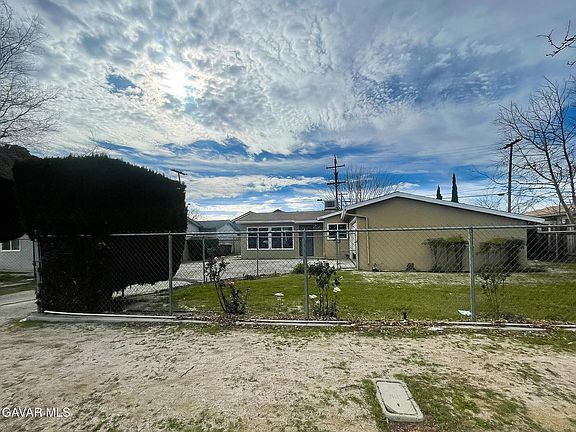 3rd image of 1560 W Avenue H10