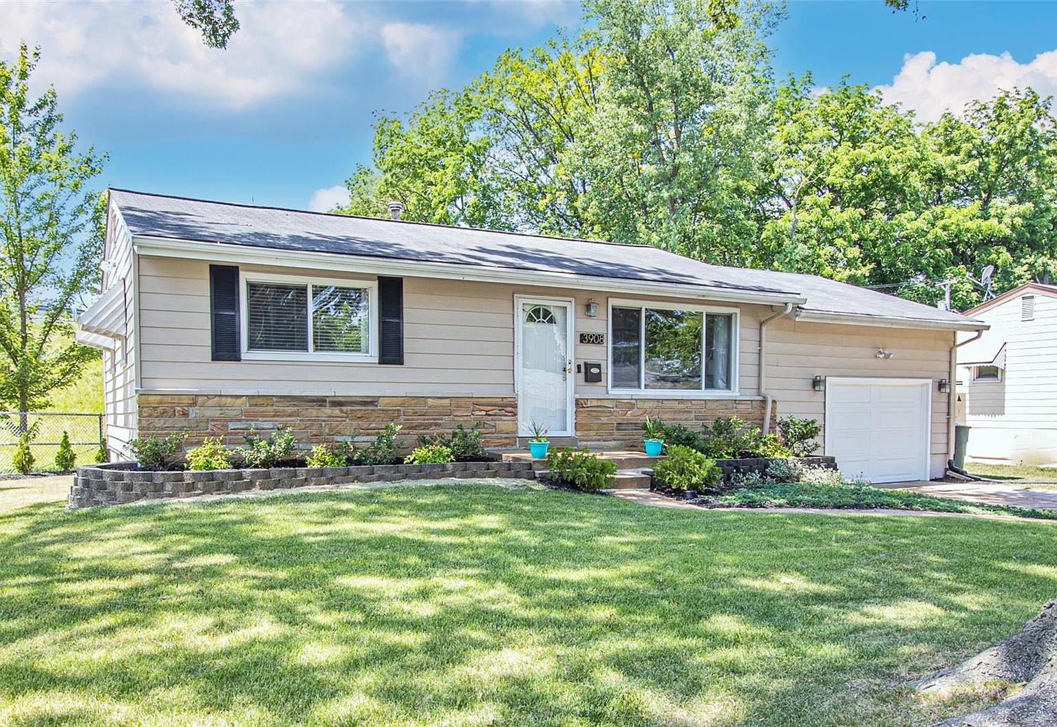 3908 Comstock Dr, Saint Louis, MO 63123 Zillow