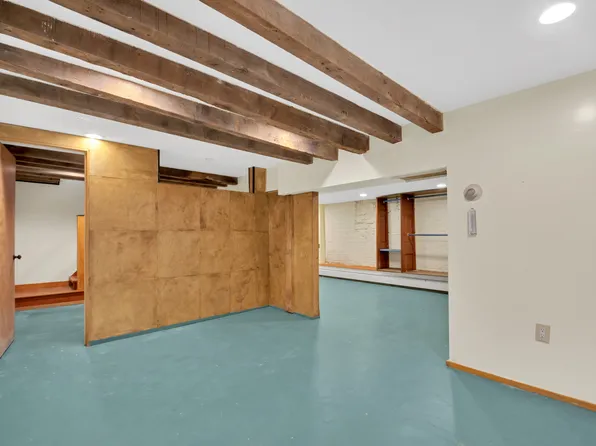 361 Van Brunt Street image 14 of 23