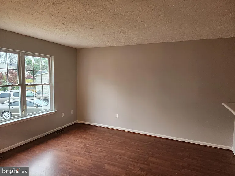 121 Deer Hill Ct — Photo 10