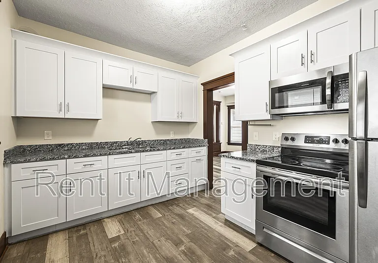 2816 N 19th Ave — Photo 10