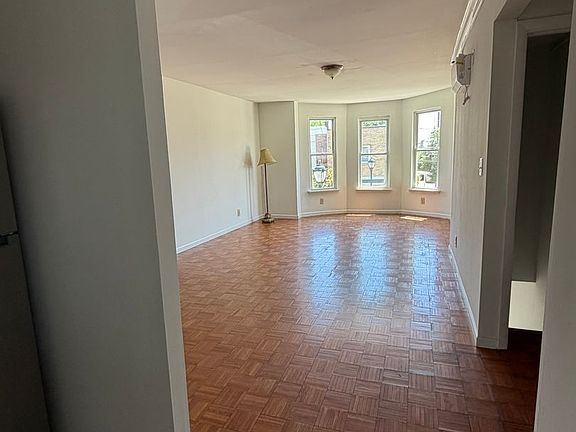 2nd image of 3156 Richmond St Floor 2