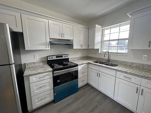 4th image of 4211 SW 145th Place Rd