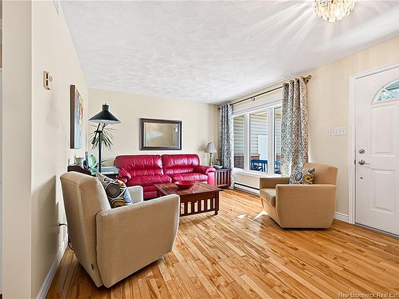 2nd image of 310 Vanier St
