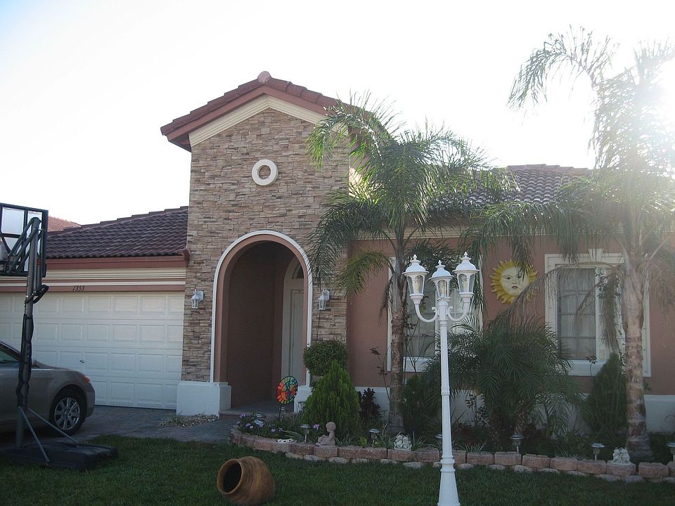 Beautiful 3/2 Lennar Home
