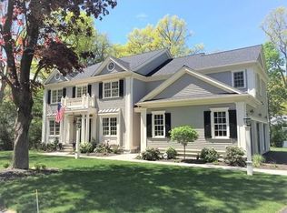 82 Pilgrim Rd, Wellesley, MA 02481