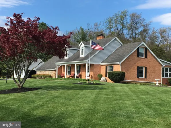908 Jonathan St, Woodstock, VA 22664