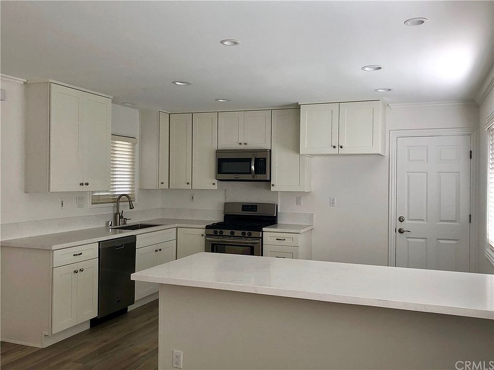 2nd image of 6062 Lenore Ave