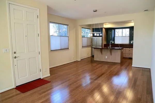 530 Sandlewood St — Photo 3