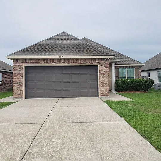 102 Sabine Dr — Photo 3