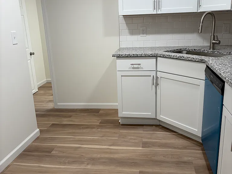 1517 Como Ave #B — Photo 3