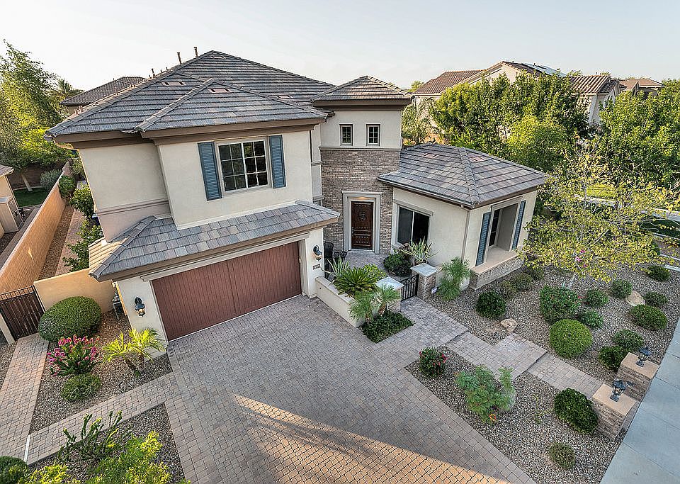 1st image of 250 W New Dawn Dr