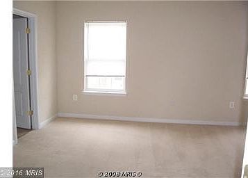 5th image of 307 Berwick Ln