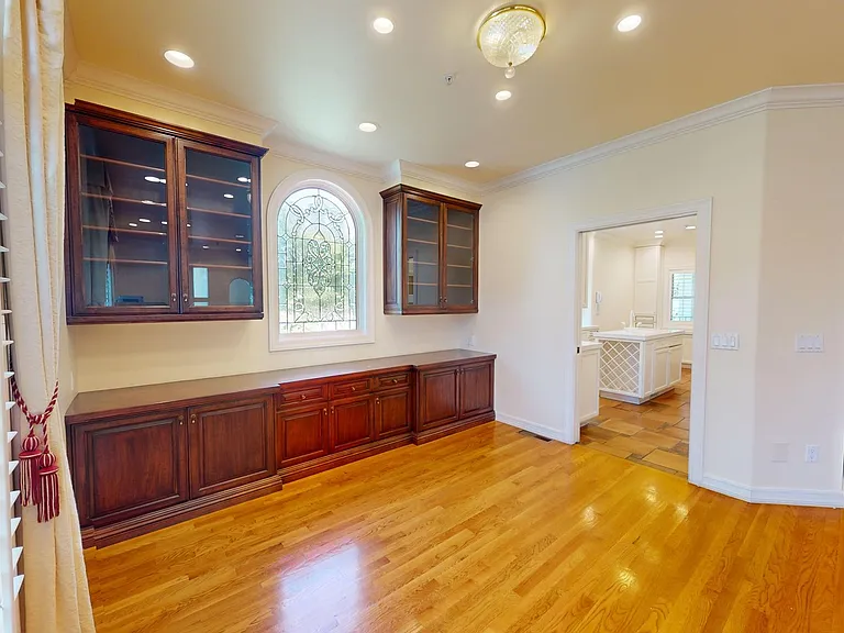 1029 Park Pl — Photo 5