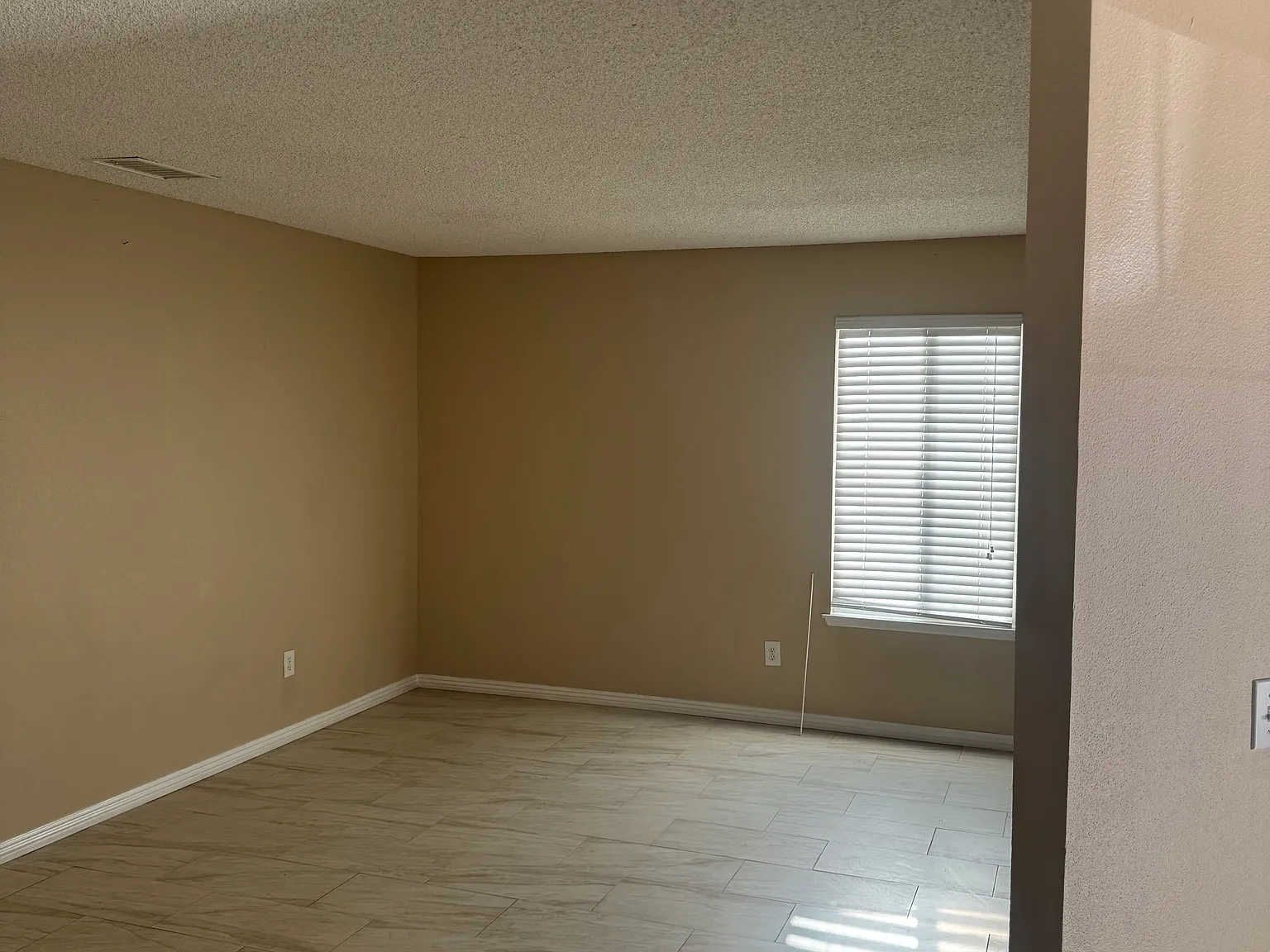 4 bed, 1743 sqft, $2,700 — Photo 3