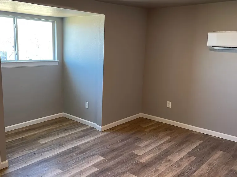 711 W Munson St #B — Photo 11