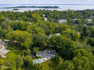 15 Carriglea Dr, Riverside, CT 06878