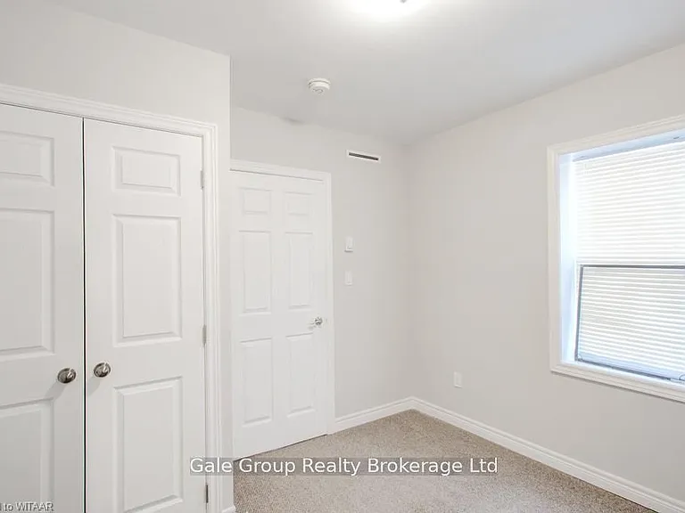 519 Dundas St #3 — Photo 6