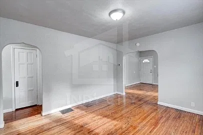 3 bed, 1.0 bath, 1186 sqft, $1,500 — Photo 4