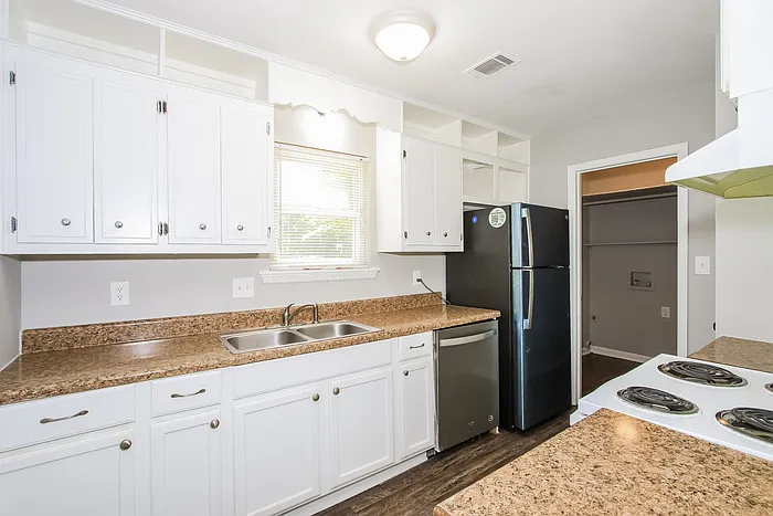 3504 Osage Ct — Photo 6