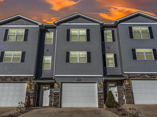 2044 Mountain Ash Ln, Westover, WV 26501