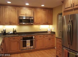 4216 Willow Woods Dr, Annandale, VA 22003