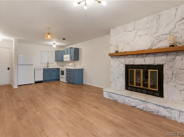 5499 Three Seasons Rd Unit E12, Osage Beach, MO 65065