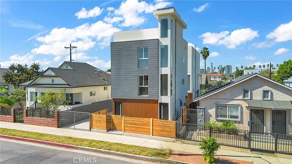 4 bed, 1850 sqft, $4,500 — Photo 3