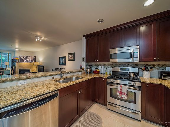 5th image of 220 1st St APT 108