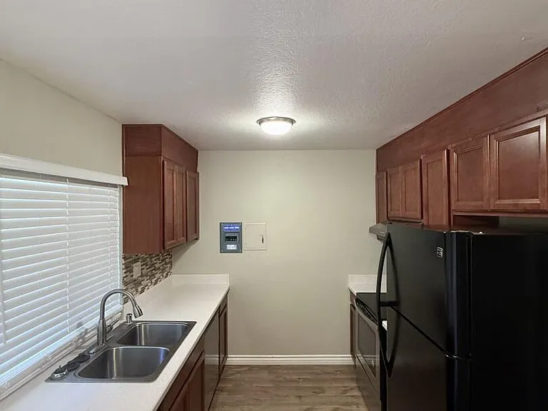 23732 Hillhurst Dr #73 — Photo 5
