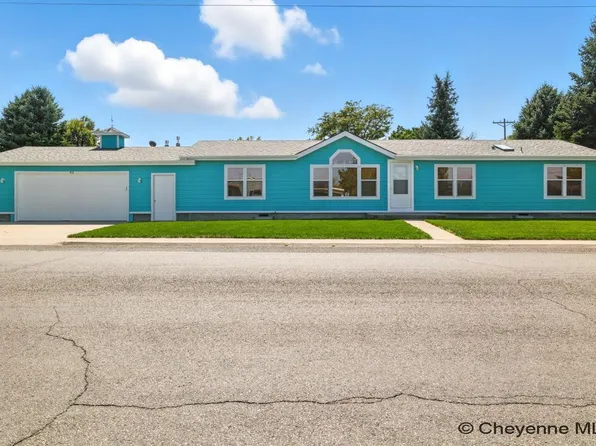 412 E 8th St, Pine Bluffs, WY 82082