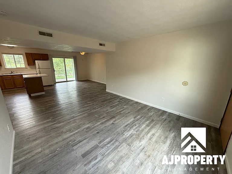 931 S Newcomb Ave #1 — Photo 2