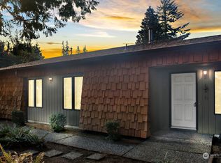 8095 Emery Rd, Lynden, WA 98264