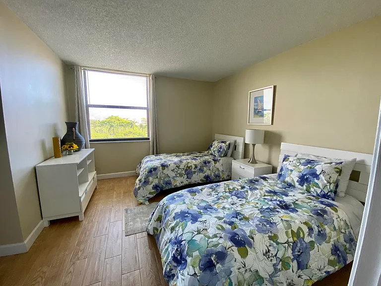 2255 Lindell Blvd #502 — Photo 15