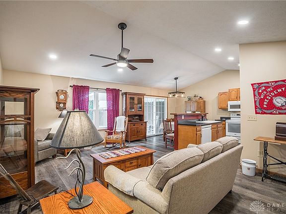 4th image of 104 Heckman Dr