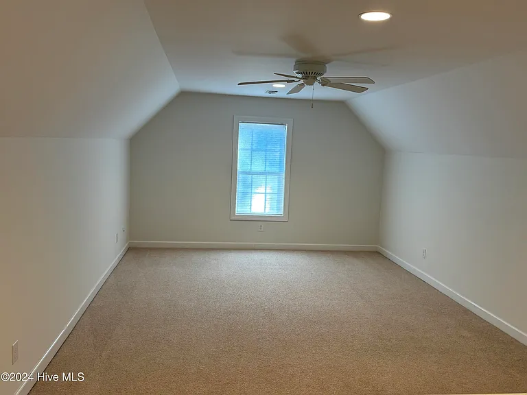 7 Moore Dr — Photo 18